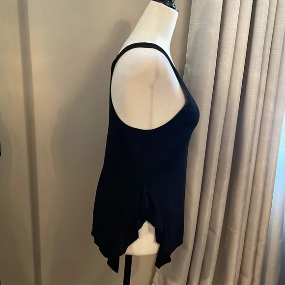 🔥NEW Ruffle Knit Tank - Picture 3 of 10